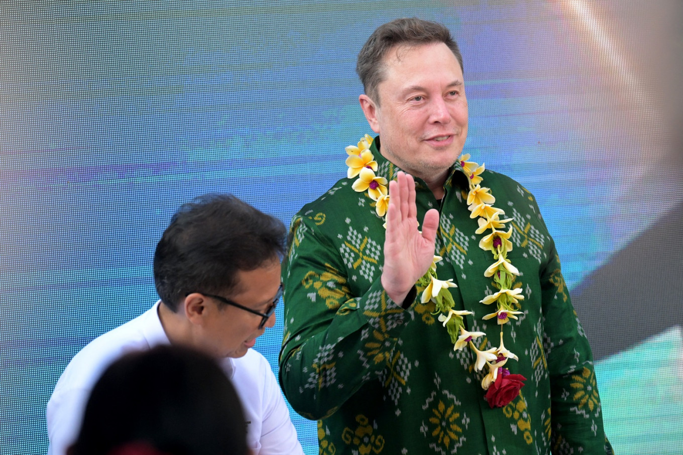 Elon Musk Partners with Indonesian Health Minister to Launch SpaceX’s Satellite Internet Service