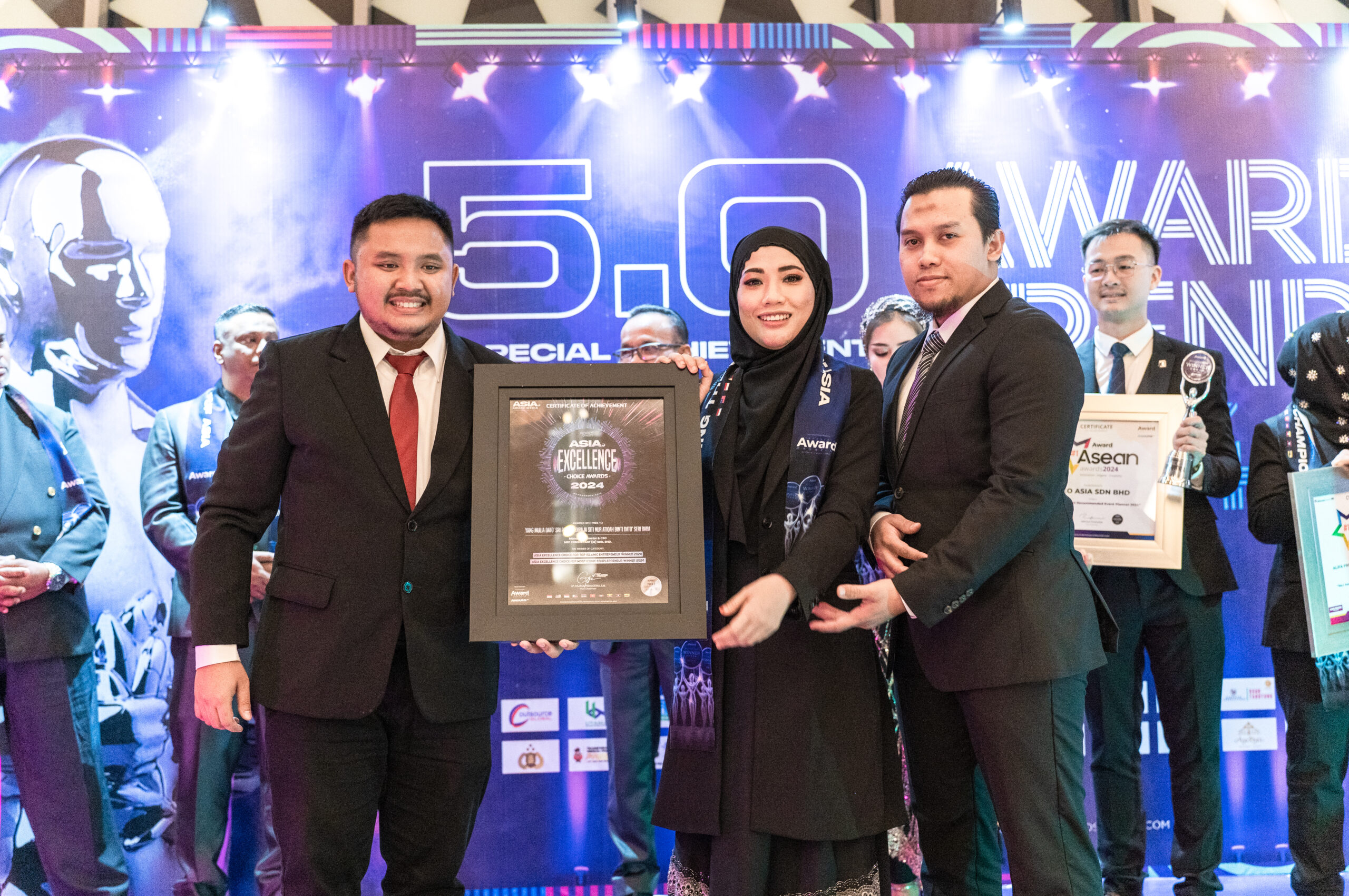 Esteemed Dato’ Sri Paduka Diraja Siti Nur Atiqah Binti Dato’ Seri Baba Honored with Prestigious ASIA EXCELLENCE CHOICE AWARD 2024