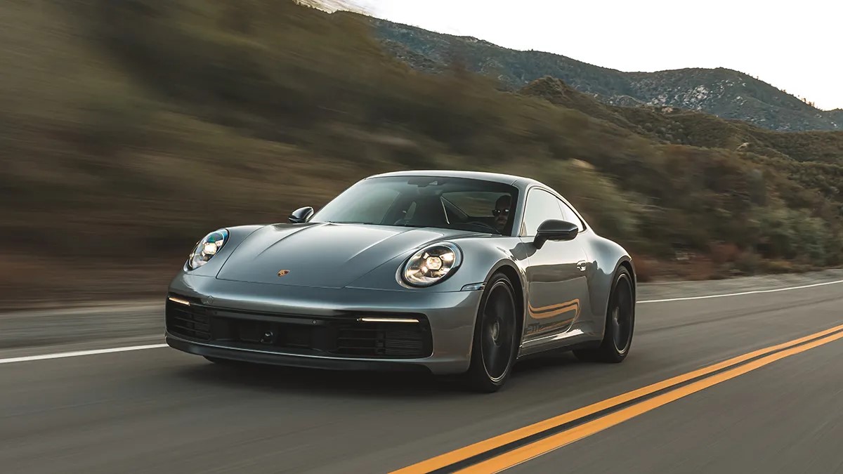 Porsche Unveils Hybrid 911: A Milestone in the Evolution of an Iconic Sports Car