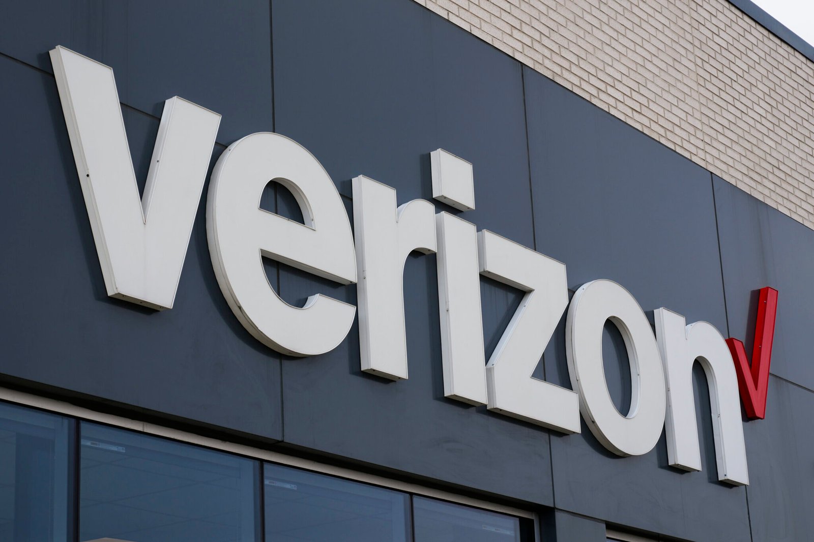 Verizon Restores Service After Widespread Outage, Affecting Thousands ...