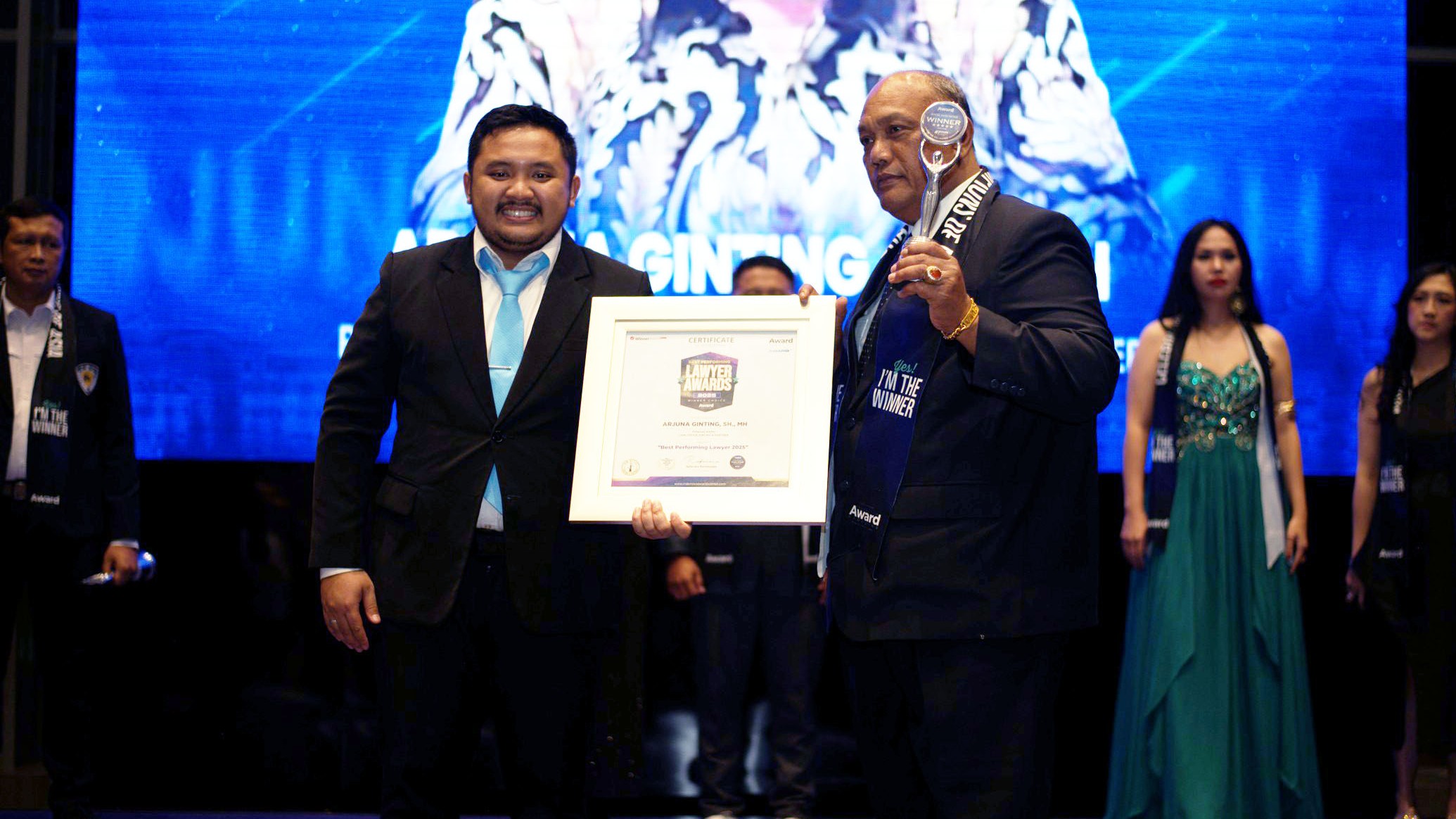 Arjuna Ginting of Law Office Ginting & Partner Wins Best Performing Lawyer at 6.0 Award Trends Summit