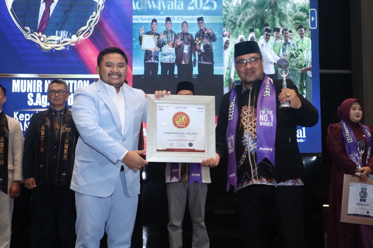 Munir Nasution Honored at Indonesia Education Leadership Award 2026